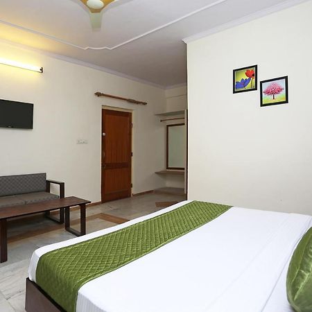 Oyo 6708 Holiday Heaven Resort Jaipur Extérieur photo